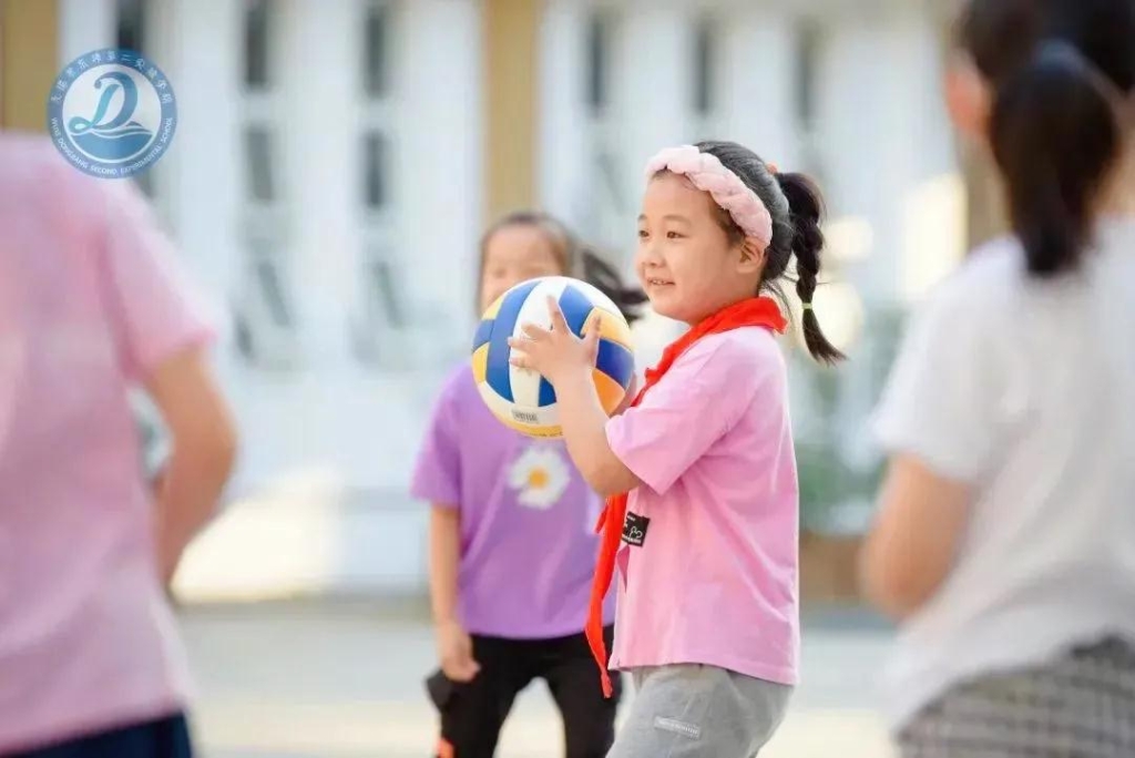 无锡市东绛第二实验学校：排球